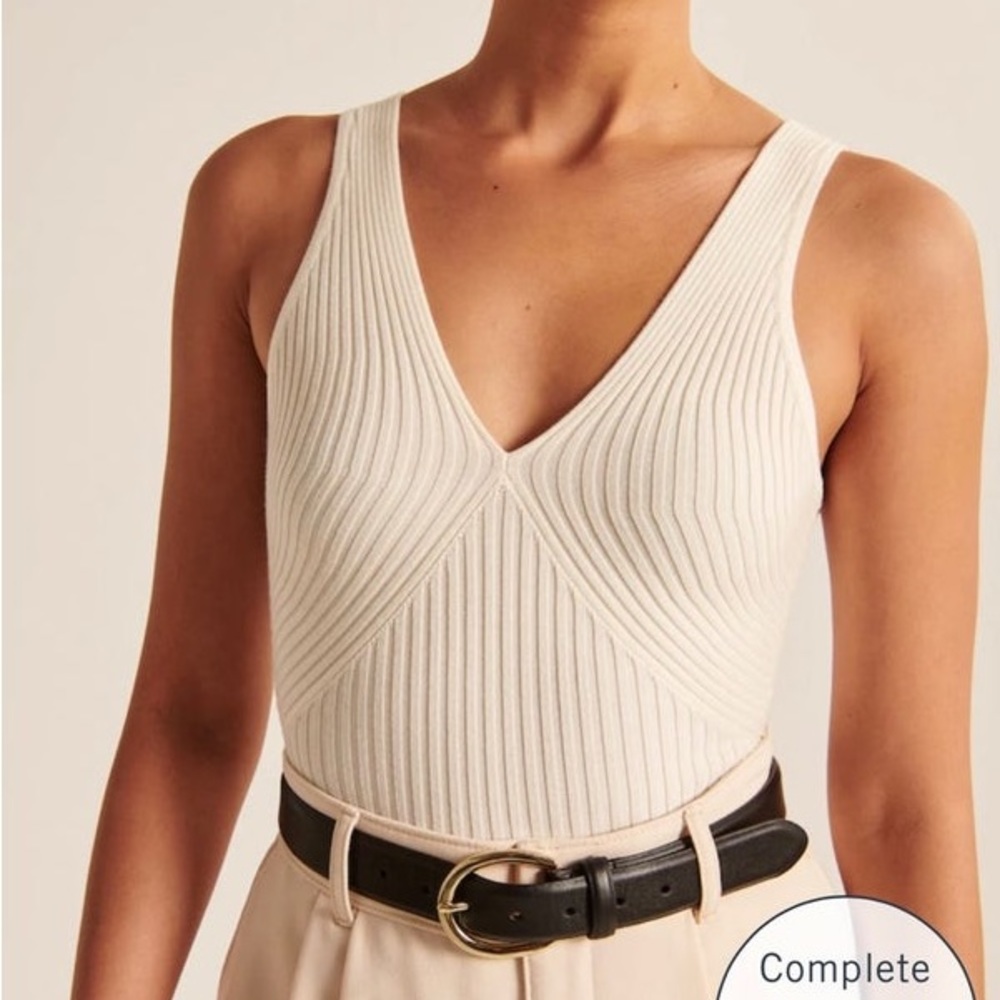 Abercrombie cream ivory knit v neck bodysuit size medium M new/ great condition